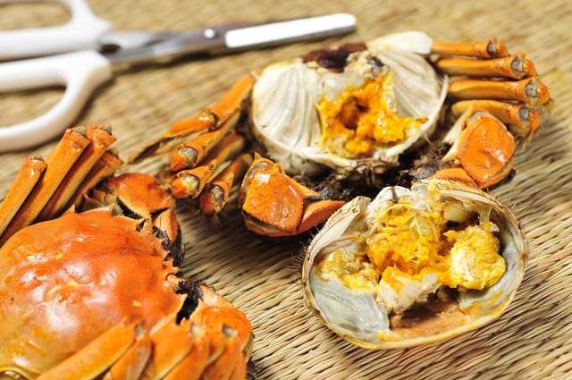 wing-lee-wai-hairy-crabs-hong-kong-century-old-brand-self-pick-up-delivery-free-aged-huadiao-wine-hairy-crab-2023_1